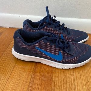 Boys 4.5Y Nike shoes